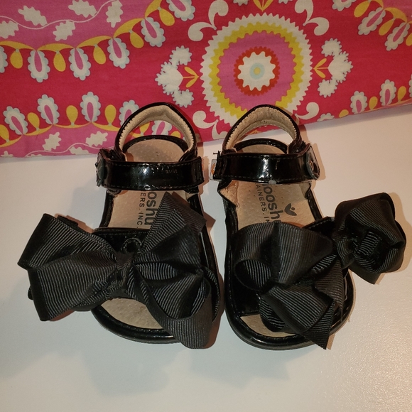 Mooshu squeaker shoes - Picture 1 of 3